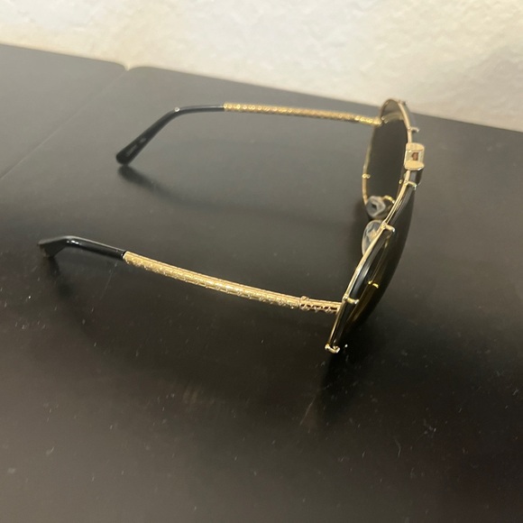 Louis Vuitton LV Drive Sunglasses - Gold - Picture 7 of 9